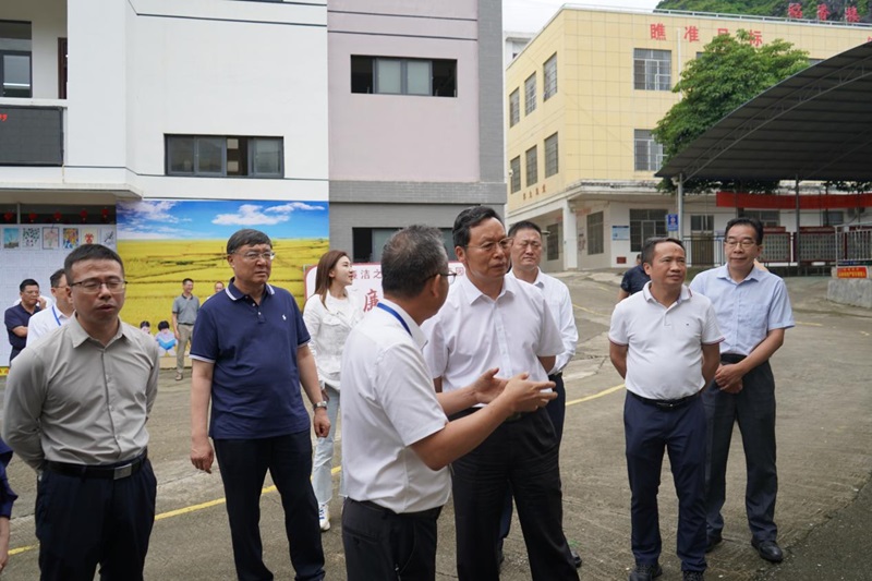 调研乔建镇中心小学.jpg